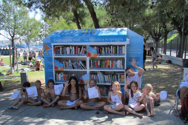 Knjižnica na plaži odpira svoja vrata