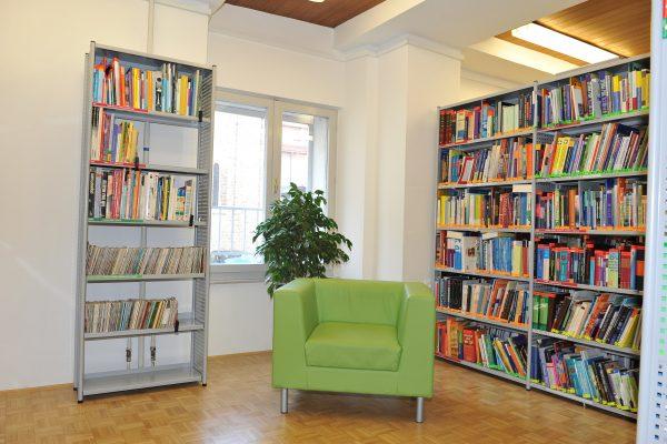 I dipartimenti della Biblioteca centrale di Srečko Vilhar Koper sono chiusi, ma noi restiamo con voi