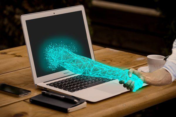 Giovani attenzione! Quali sono le vostre esigenze nel mondo digitale? Cosa volete trasmettere al mondo?