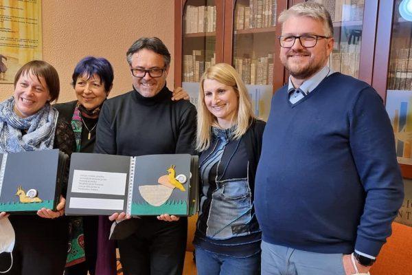Hitri Počasne “prorompe” sulla scena