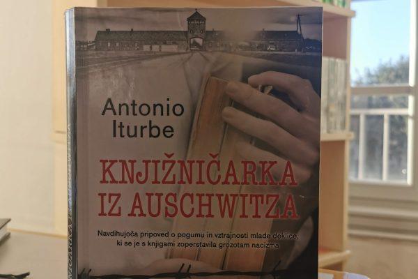 52 knjig, ki jih morate prebrati: Antonio Iturbe – Knjižničarka iz Auschwitza