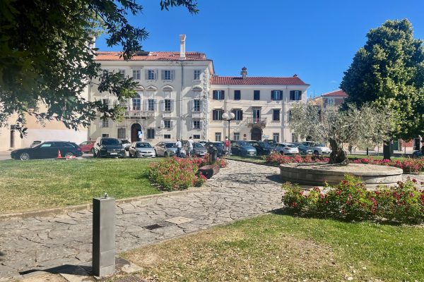 Poletni URNIK od 1. julija do 1. septembra 2025