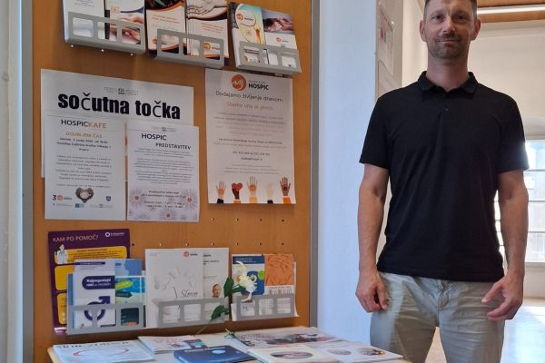 SOČUTNA TOČKA Slovenskega društva HOSPIC tudi v knjižnici