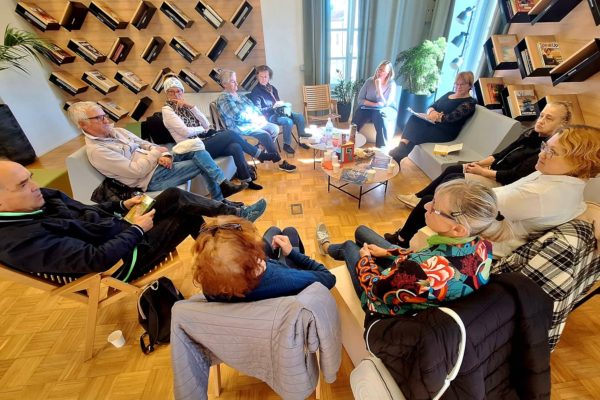 Bralni klub Romantični klepet