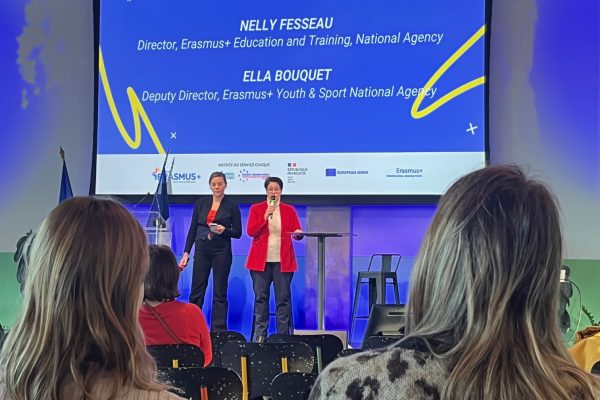 Učenje, povezovanje, razvoj: Erasmus+ v digitalni dobi